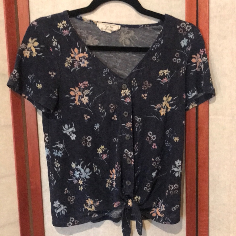 Navy floral tee